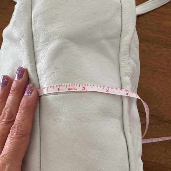 New Beautiful White Leather Satchel Med size - Picture 7 of 9